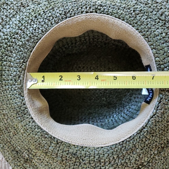 PETER GRIMM wide brim straw bucket Brimmed HAT with tassels. - Picture 12 of 12